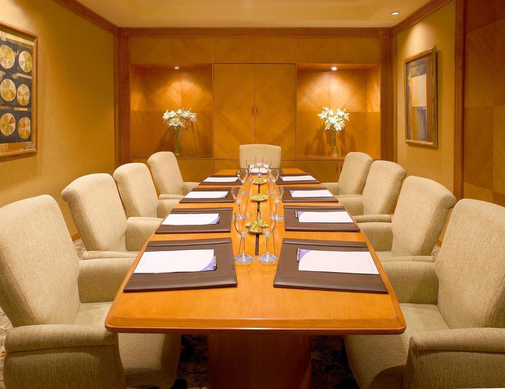 Sheraton Pilar & Convention Center