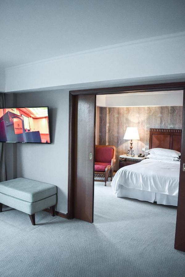 Sheraton Pilar & Convention Center 5*