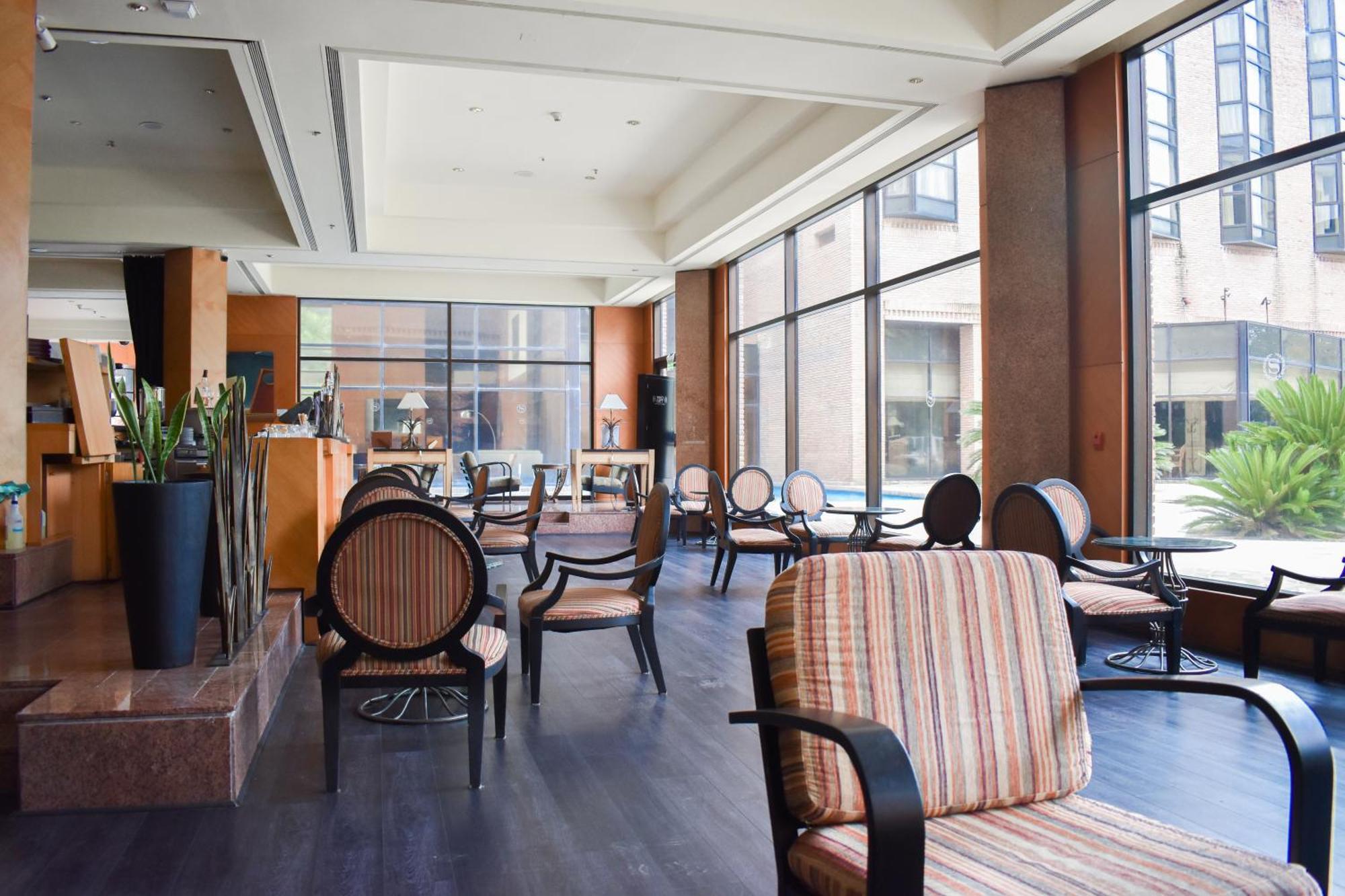 Sheraton Pilar & Convention Center Hotel