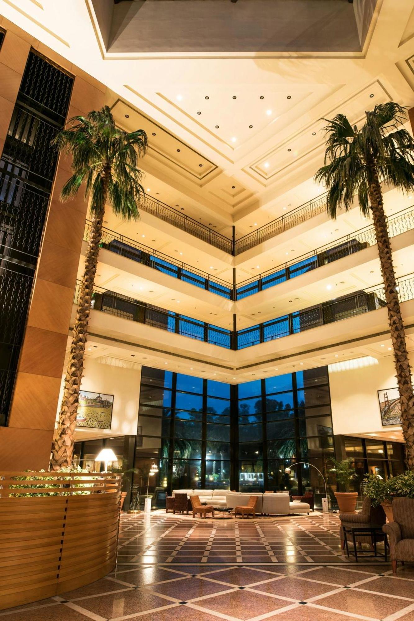 Sheraton Pilar & Convention Center 5*