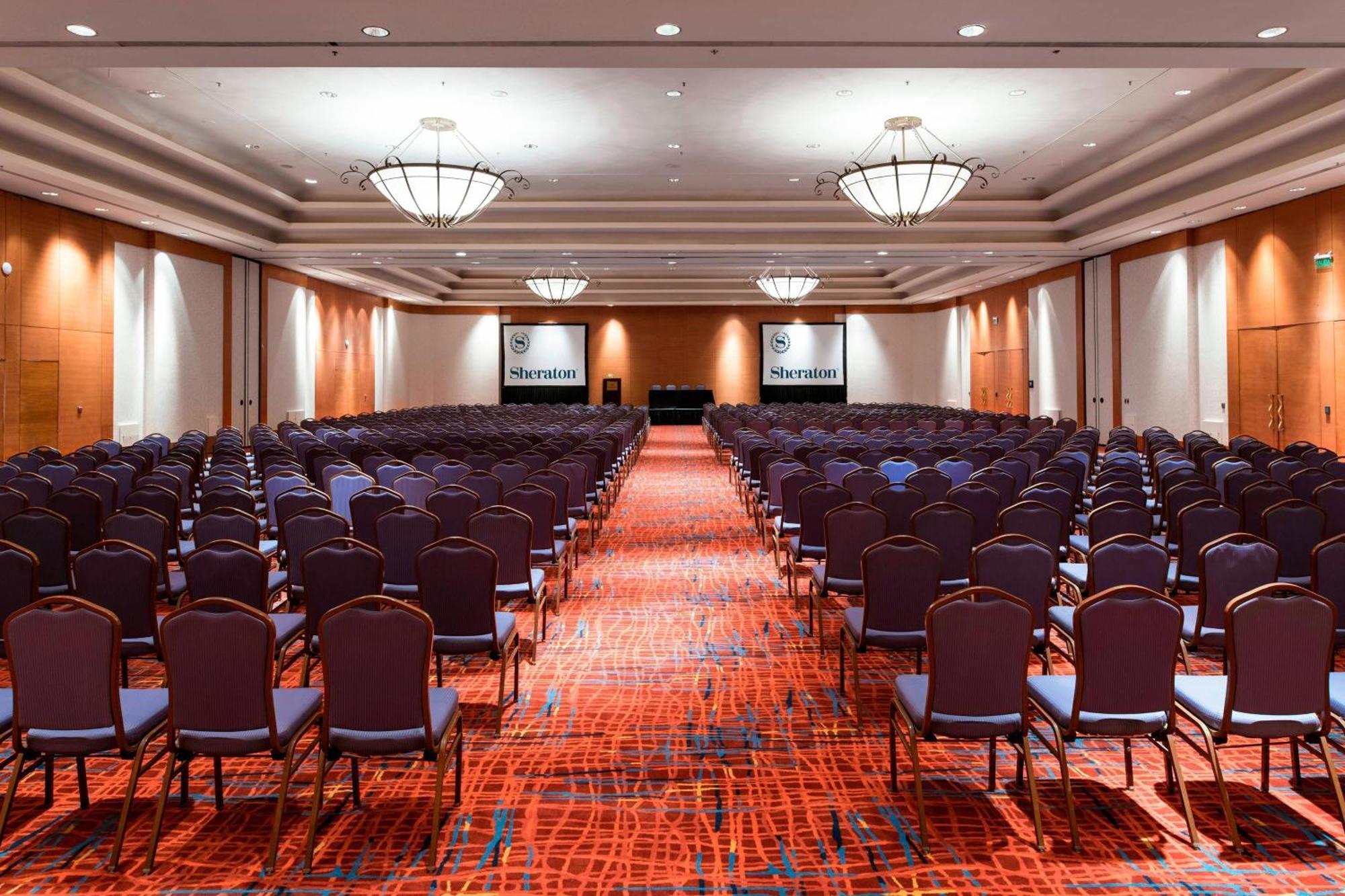 Sheraton Pilar & Convention Center Hotel 5*