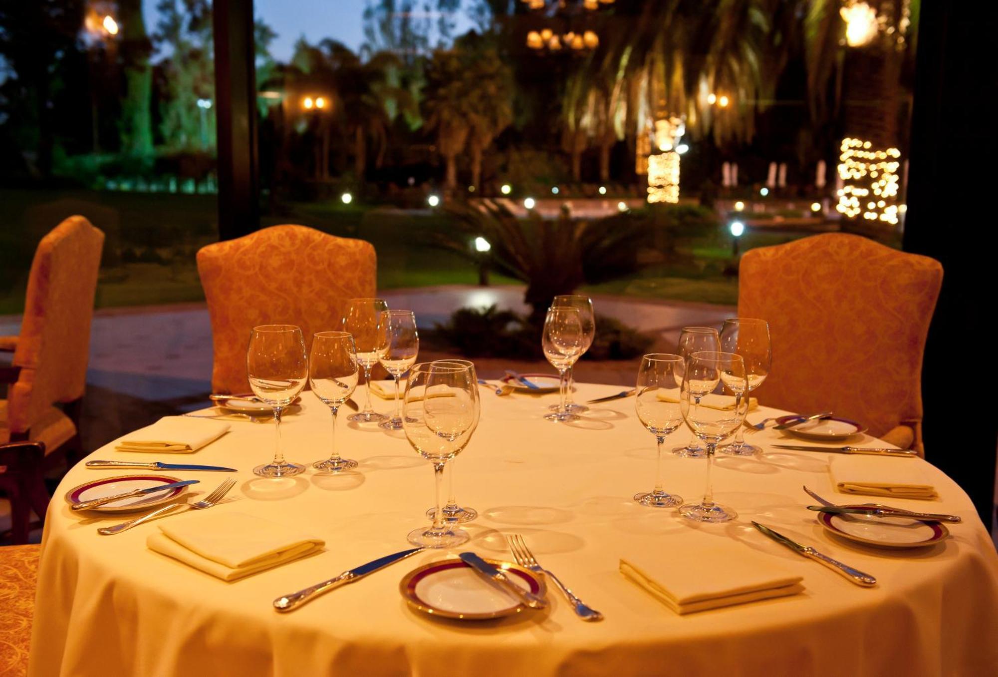 Hotel Sheraton Pilar & Convention Center