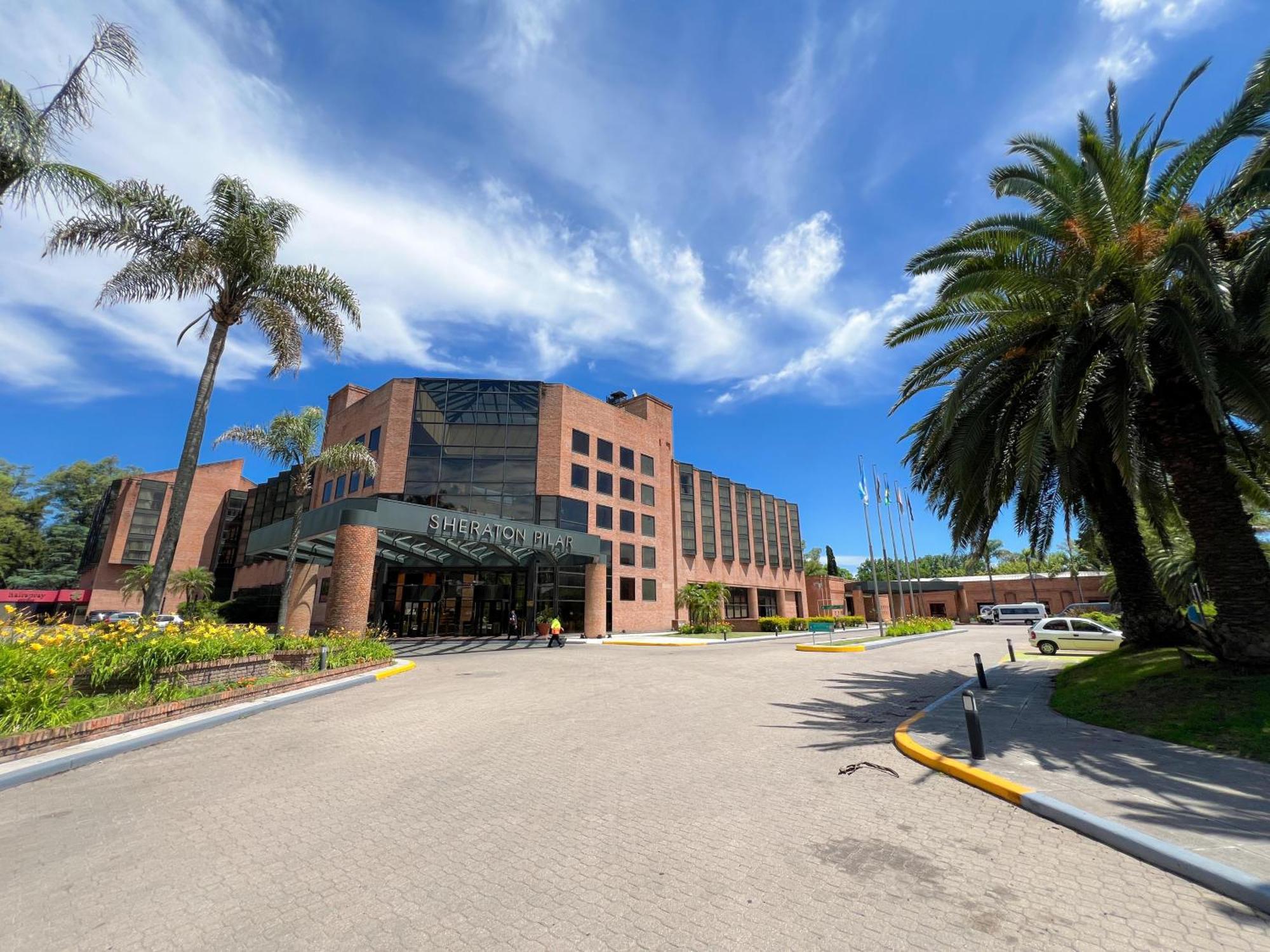 Sheraton Pilar & Convention Center 5*