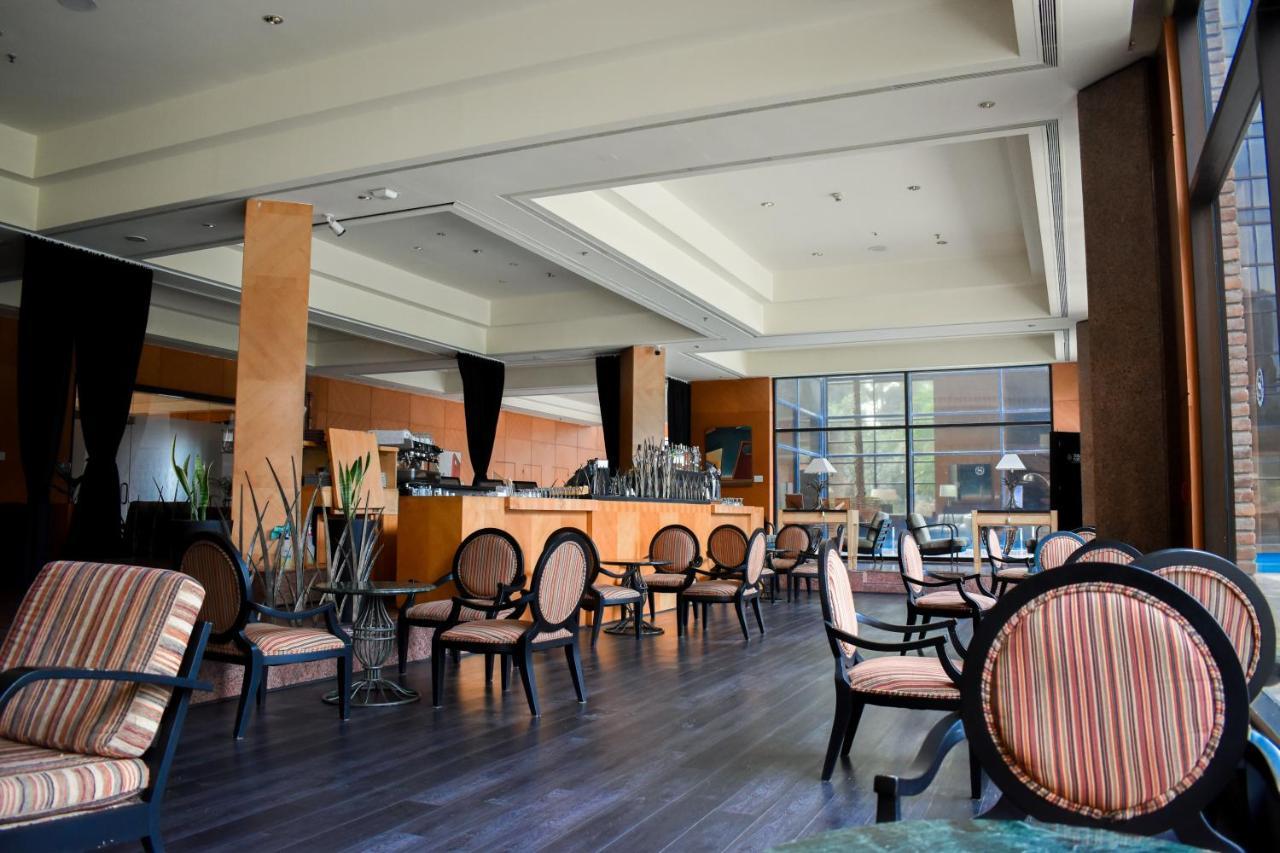 Sheraton Pilar & Convention Center Hotel